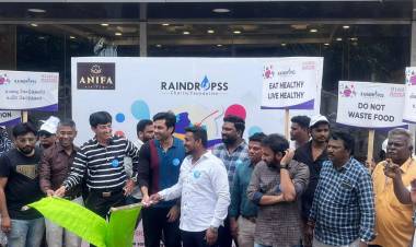 FREE FOOD TRUCK FLAGGED OFF BY CHENNAI CORPORATION COMMISSIONER DR. RADHAKRISHNAN IAS AND ACTOR ASHWN KUMAR TO SERVE THE NEEDY IN THE CITY ON WORLD HUNGER DAY - AN INITIATIVE BY RAINDROPSS CHARITY FOUNDATION