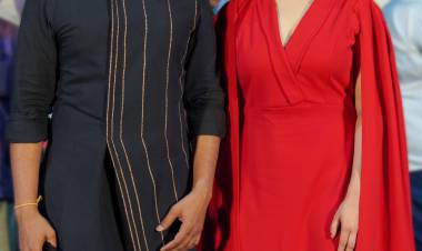 ஆர் கே என்டர்டெயின்மென்ட் ரமேஷ் குமார் தயாரிப்பில், பிரேம் ஆனந்த் இயக்கத்தில் சந்தானம் நடிக்கும் 'டிடி ரிட்டர்ன்ஸ்' பத்திரிகையாளர் சந்திப்பு