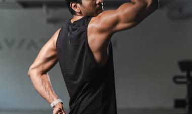 விஜித் versatility -  க்கு பேர் போன இவர் தனக்கு கிடைக்கும் எல்லா கதாபாத்திரங்களிலும்  தன்னுடைய முழு நடிப்புத்திறனை வெளிப்படுத்தி நடிப்பவர். கதாநாயகனாக மட்டுமல்லாமல் வில்லன் மற்றும்  வலுவான கதைகளை தேடி நடிப்பவர். 