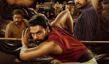 மின்னல் முரளி ஹீரோ டோவினோ தாமஸின் 50வது படமான “ஏஆர்எம்” படத்தின், அதிரடியான டிரெய்லர்  வெளியாகியுள்ளது!!