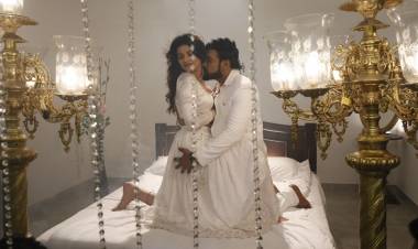 பின்னணி இசைக்கோர்ப்பு பணிகளில், ரெட் ஃபிளவர் திரைப்படம் !! 