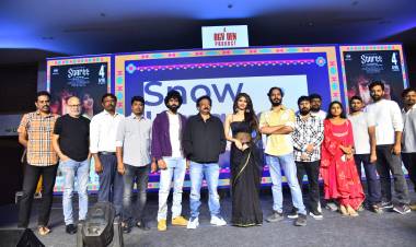 இயக்குநர் ராம் கோபால் வர்மாவின் ’சாரி’ திரைப்படத்தின் ப்ரீ ரிலீஸ் நிகழ்வு பிரம்மாண்டமாக நடைபெற்ற நிலையில் படம் வரும் 4 ஆம் தேதி வெளியாகிறது!