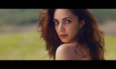 'நீச்சல் உடையில் கியாரா அத்வானி