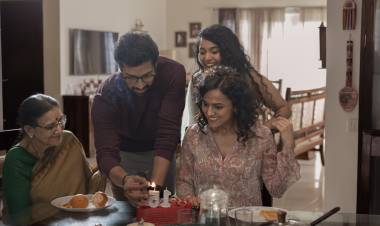 நெட்ஃபிலிக்ஸ் ஓடிடி தளத்தில் வெளியாக இருக்கும் த்ரில்லர் சீரிஸ் 'தி கேம்: யூ நெவர் பிளே அலோன்- திரையில் நீங்கள் கேமை தொடங்கலாம் ஆனால் ஒருபோதும் அது முடிவதில்லை'  டிரெய்லர் வெளியாகியுள்ளது!