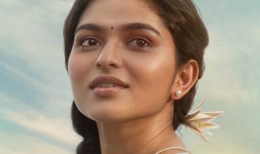 பள்ளிச்சட்டம்பி (Pallichattambi) திரைப்படத்தில் கயாடு லோஹரின் விண்டேஜ்  (vintage)தோற்றம் வெளியானது