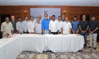 திரைத்துறையின் எதிர்கால வளர்ச்சி குறித்து மத்திய அமைச்சர் சுரேஷ் கோபியுடன் தயாரிப்பாளர்கள் முக்கிய ஆலோசனை