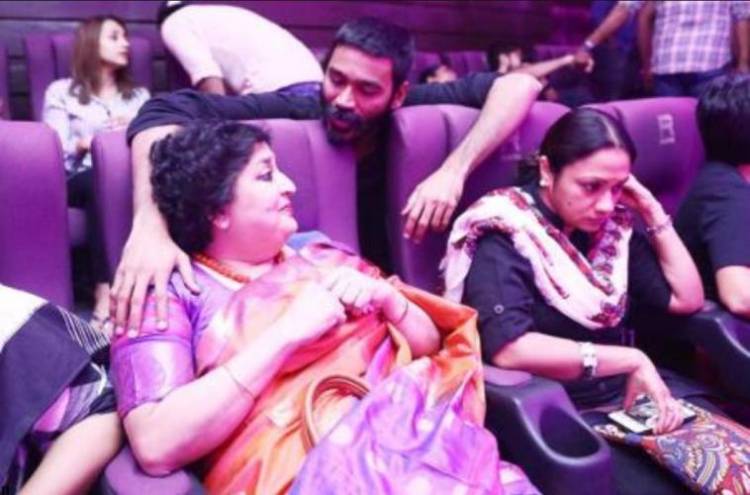 "பேட்ட" திரைபடத்தின் முதல் காட்சியை ரசித்த தனுஷ், லதா ரஜினிகாந்த்