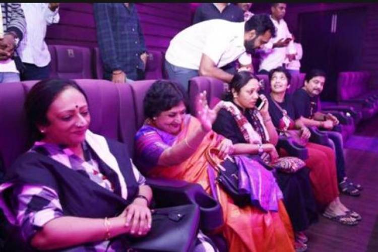 "பேட்ட" திரைபடத்தின் முதல் காட்சியை ரசித்த தனுஷ், லதா ரஜினிகாந்த்