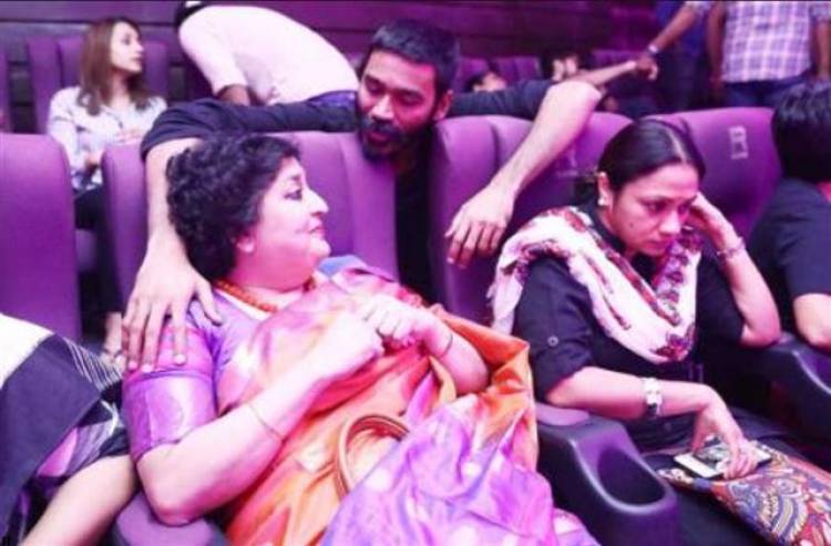"பேட்ட" திரைபடத்தின் முதல் காட்சியை ரசித்த தனுஷ், லதா ரஜினிகாந்த்