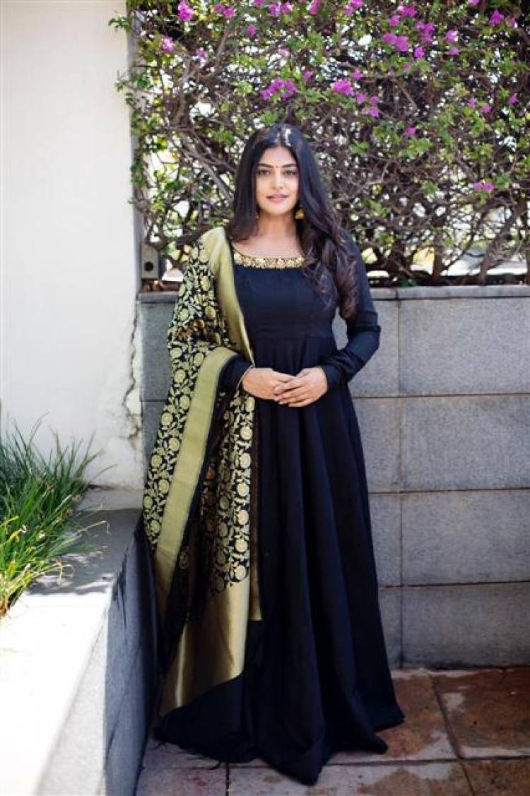 Latest Photoshoot Stills of Actress Manjima Mohan