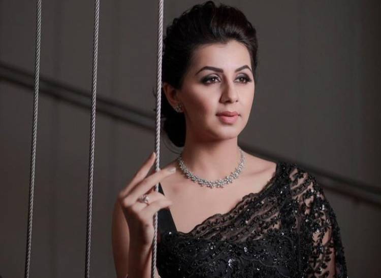 Actress Nikki Galrani Stunning Stills in Black Saree
