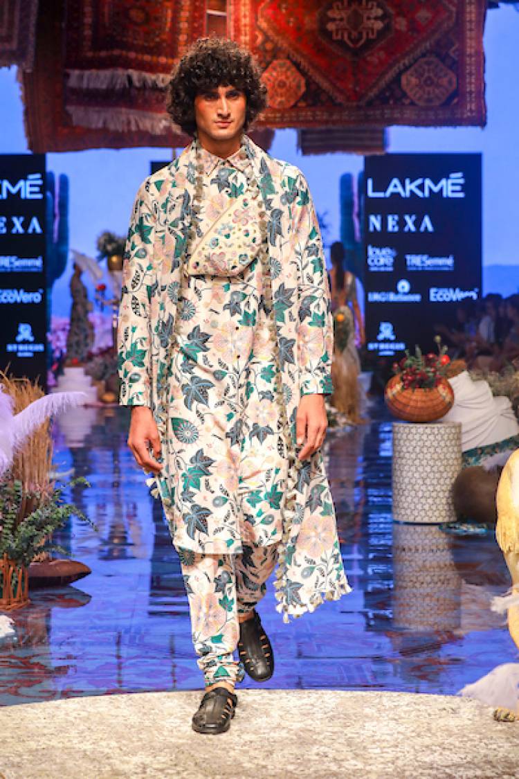 Payal Singhal Celebrated 20 Years in Fashion with A Stunning Collection at Lakmé Fashion Week Winter/Festive 2019