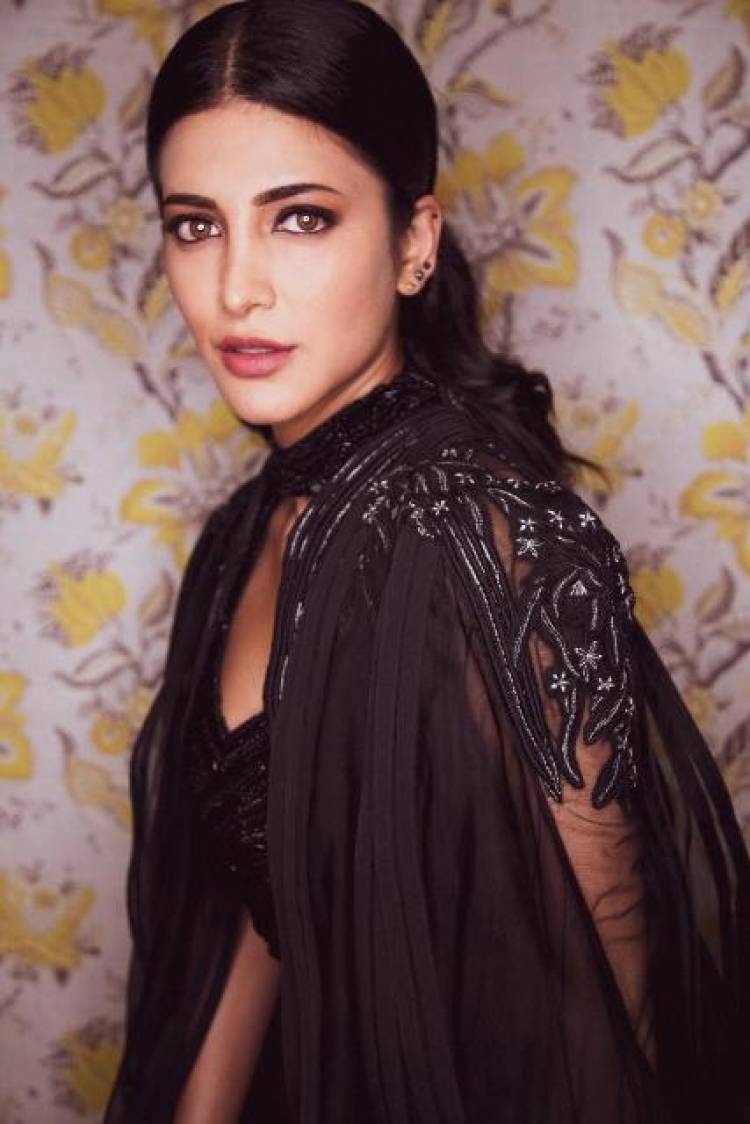 Actress ShrutiHaasan Latest Photos