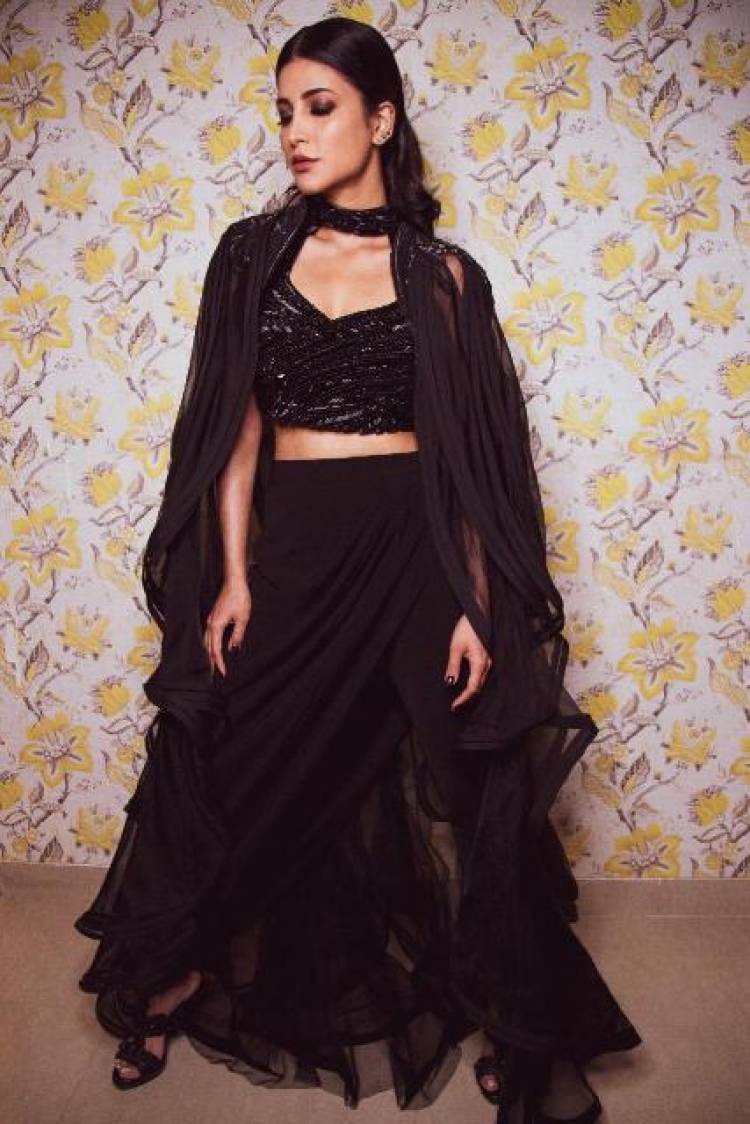 Actress ShrutiHaasan Latest Photos