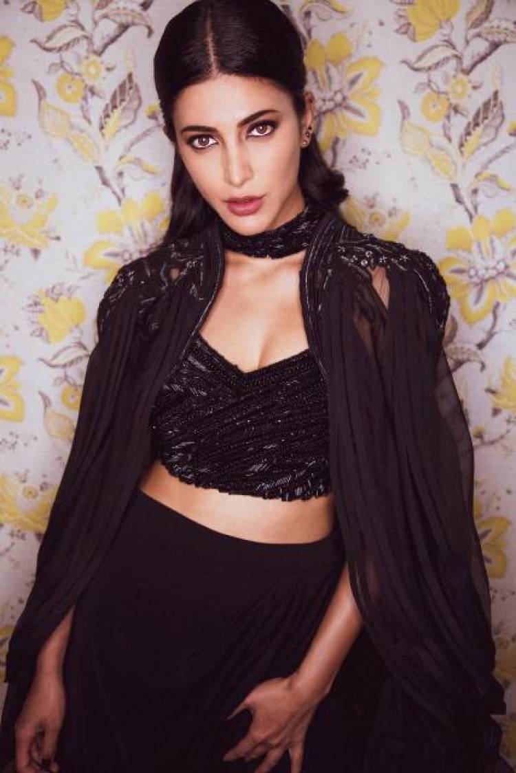 Actress ShrutiHaasan Latest Photos