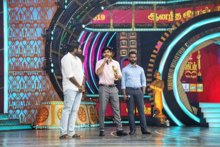 The Sensational DhruvVikram won the best debut actor award for AdithyaVarma in VikatanAwards From Makkal Selvan VijaySethupathi yesterday! 