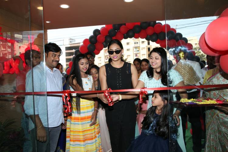 Actress Spandana Palli Inaugurates The Red Box Indo Chinese food Takeaway