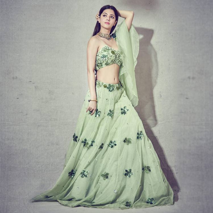 Glorious in green! Pretty Actress Vedhika strikes some really classy poses in this beautiful green outfit!
