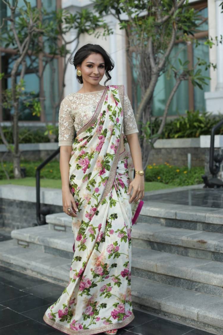 Actress AndreaJeremiah looks absolutely stunning in this floral saree! 