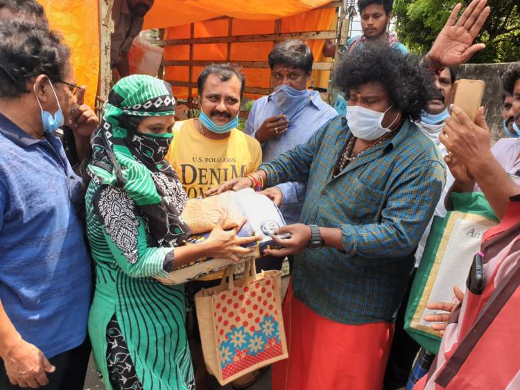 Actor YogiBabu donates 1250 kg of Rice