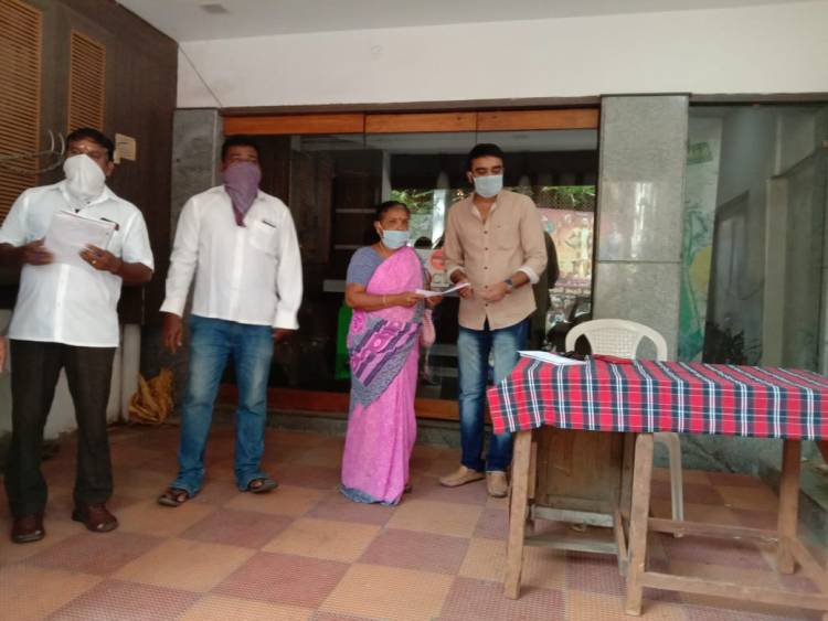 நடிகர் உதயா 15 நாட்களுக்கு தேவையான மருந்து மாத்திரைகளை வழங்கியிருக்கிறார்
