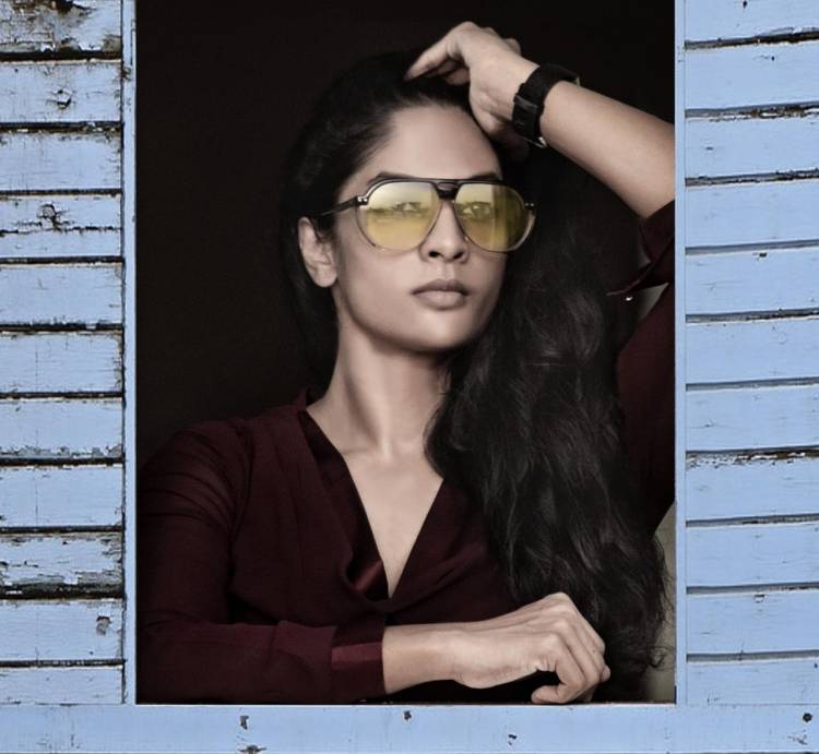 Actress SriyaReddy bold and beautiful latest photoshoot
