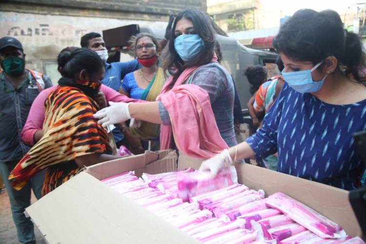 On World Menstrual Hygiene Day Apsara Reddy visited Kellys area and distributed masks and sanitary kits