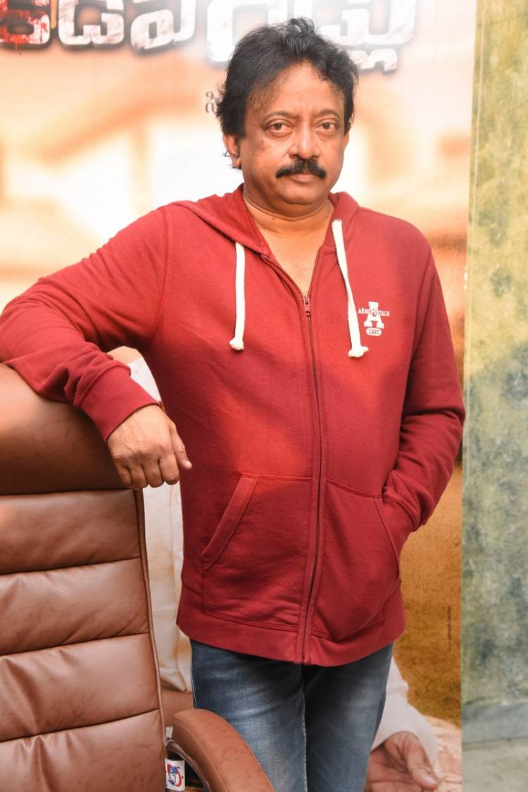 இயக்குனர் ராம்கோபால் வர்மாவின் அடுத்த படைப்பு "நேக்டு நங்கா நக்னம்"