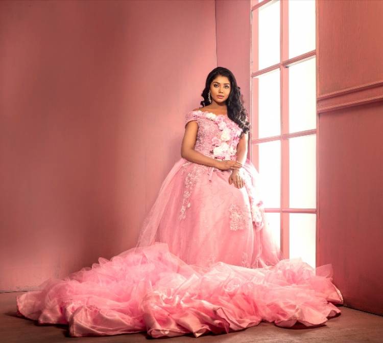 Actress Riythvika Photoshoot Stills