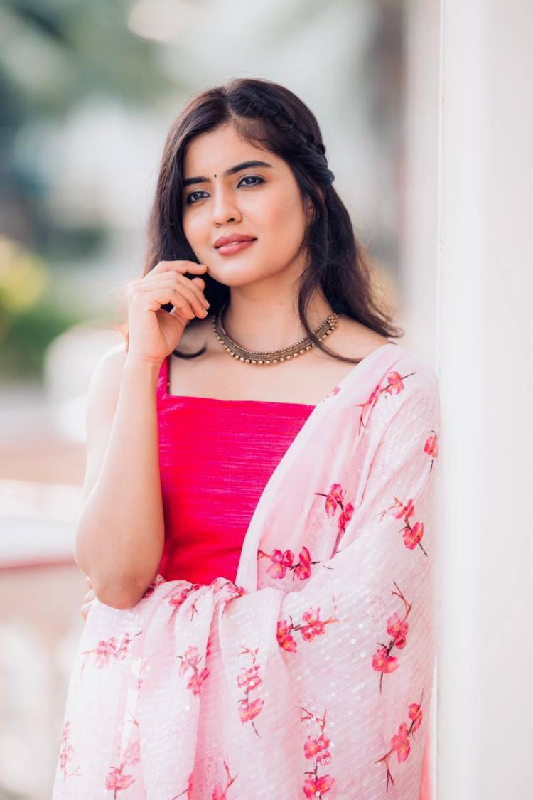 Actress #AmrithaAiyer looks absolutely gorgeous