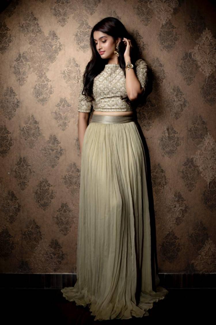Elegant and Classy Clicks of Actress #TanyaRavichandran