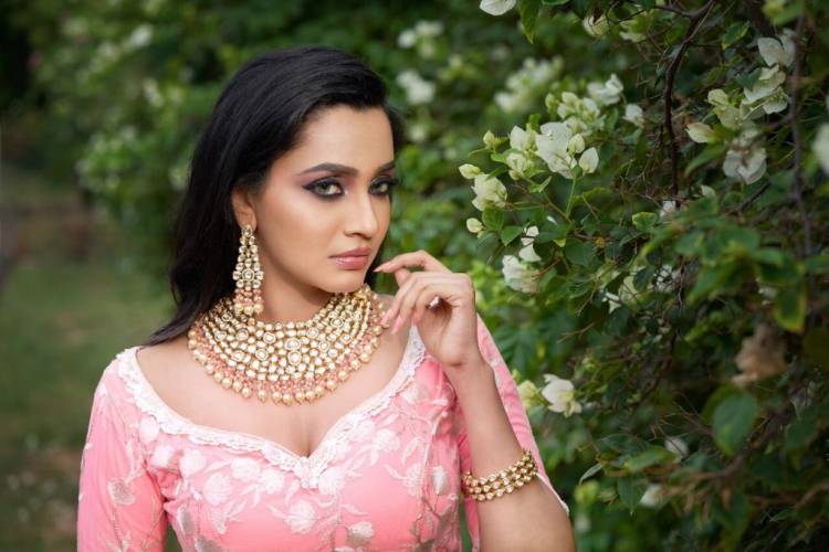 Actress #Abarnathi Look Charming In This Latest Photoshoot!