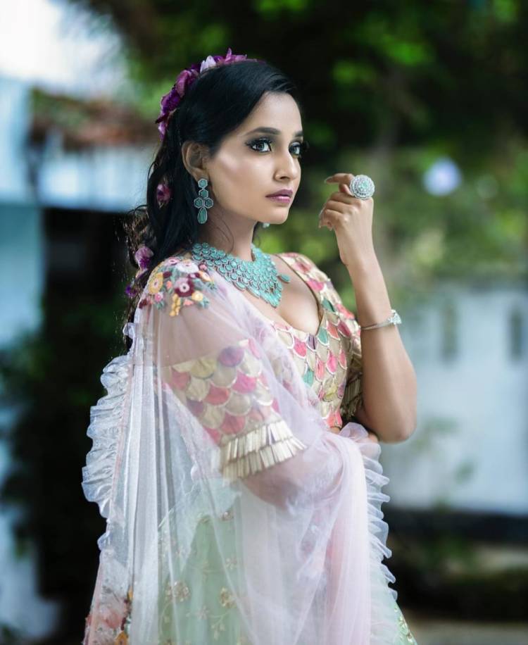 The Modish Photoshoot Stills Of Actress #Abarnathi Flaming In Extreme Elegance & Grace. 