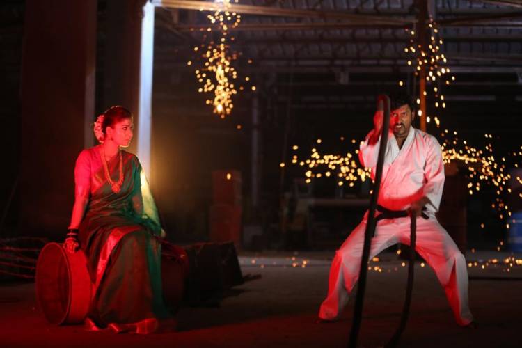 யாரும் எதிபார்த்திராத, நம்பமுடியாத க்ளைமாக்ஸ் காட்சியுடன் வெளியாகிறது "மூக்குத்தி அம்மன்" திரைப்படம் ! 