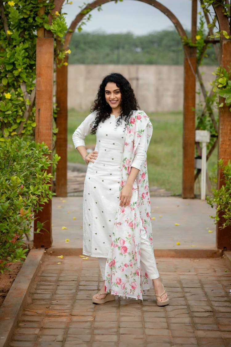 @TheRupaManjari looks gorgeous in the recent photoshoot @DoneChannel1