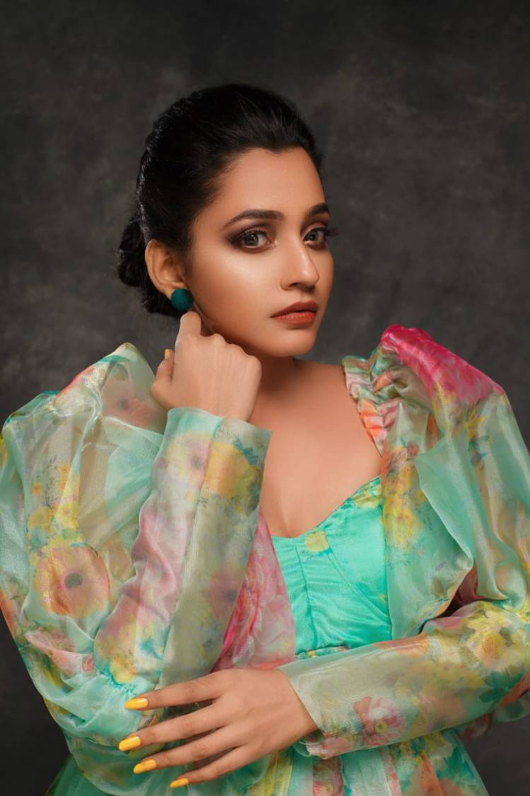 Dazzling Stills Of Actress #Abarnathi In Her Latest Photoshoot In An Ebullient Look & Stunning Attire.