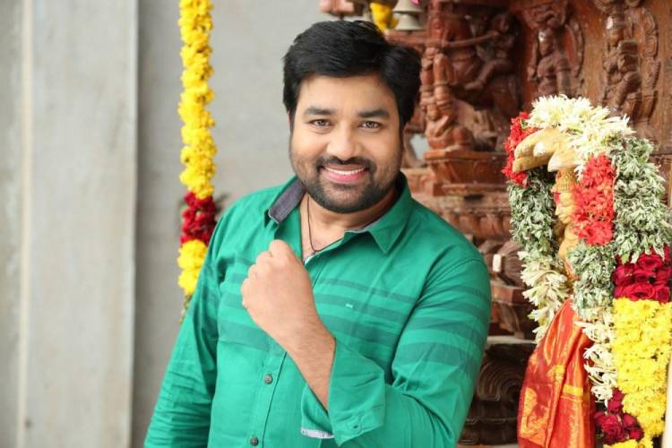 ரெதான் - தி சினிமா பீப்பிள் இந்தர்குமார் தயாரிப்பில் சிவா கதாநாயகனாக நடிக்க - காமெடியனாக யோகி பாபு நடிப்பில் முத்துக்குமரன் இயக்கத்தில் "சலூன்"