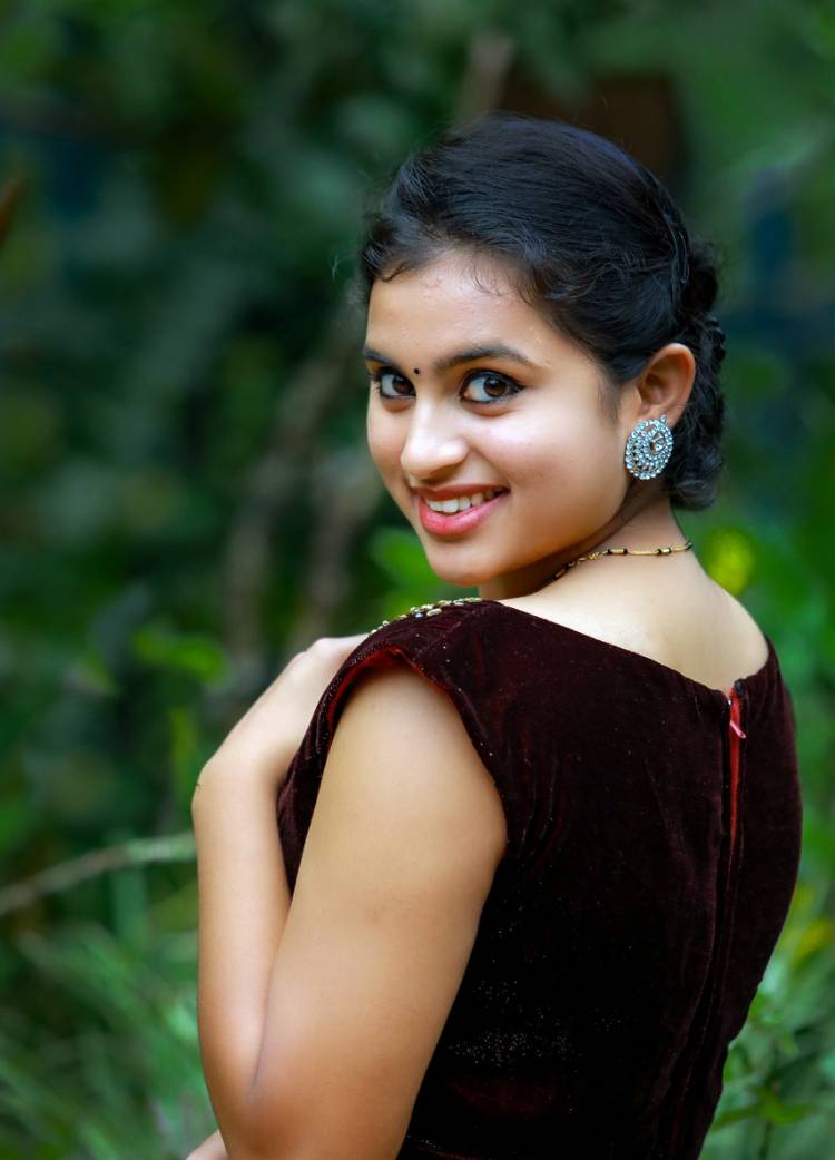 The Most Talented,Energetic and Aspiring Actor & Performer  #DiyaRose debuts in Kollywood with a Cute,bubbly performing role..