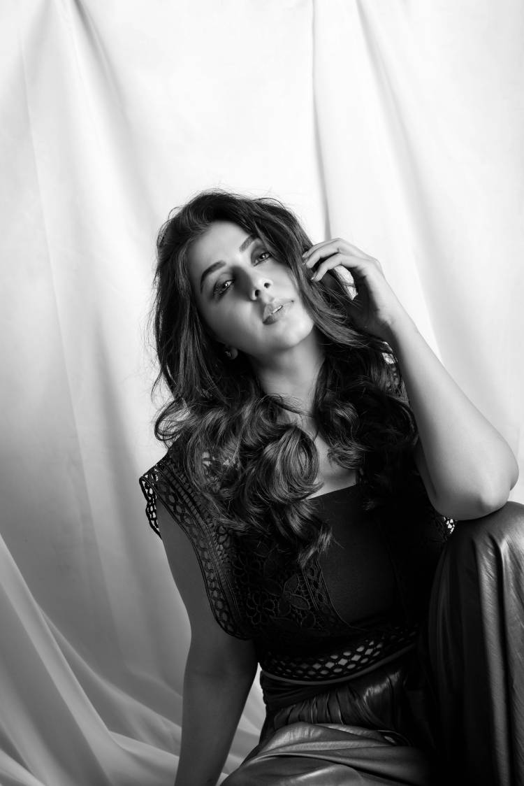 Here is actress Nikkigalrani Photoshoot pics @nikkigalrani