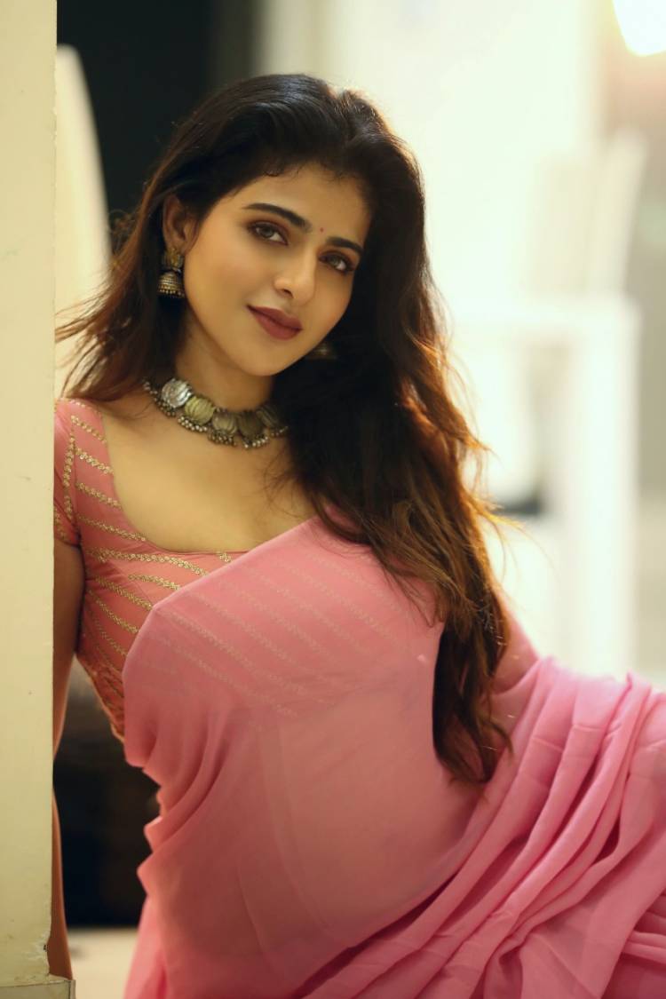 #IswaryaMenon looks simple & beautiful in these pictures.