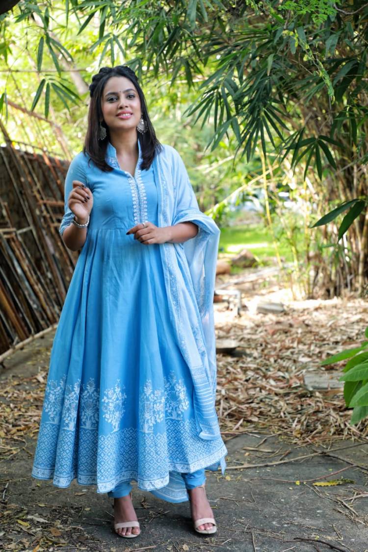 Pretty in blue, #NanditaSwetha is all smiles.