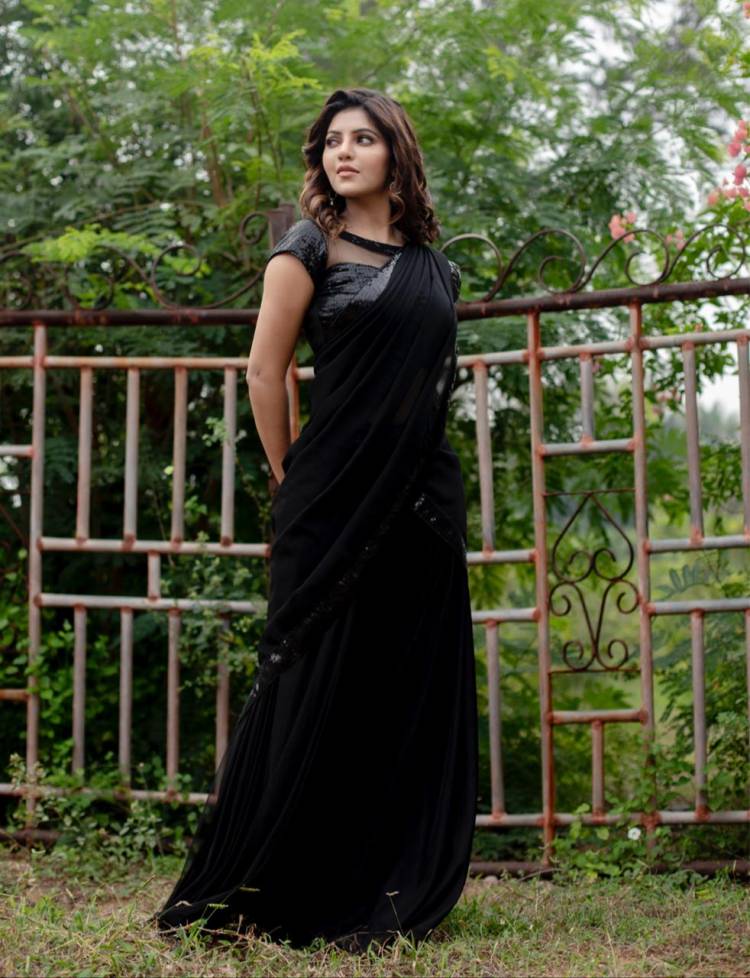 Actress AthulyaRavi looks ravishing in black!