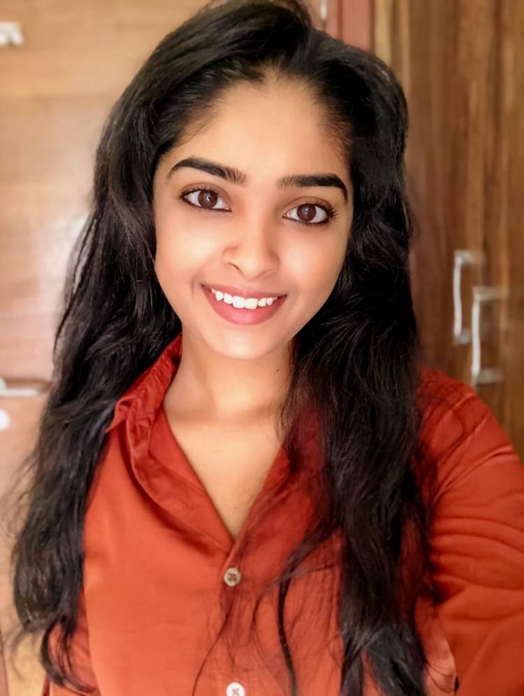 Akila Narayanan is a young girl with big dreams.