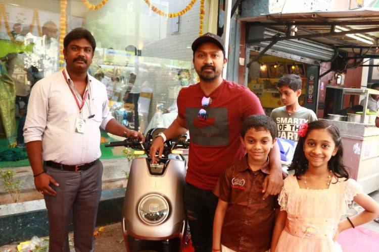 Here are the stills from the event at Mylapore today for the inauguration of Joy E Bike