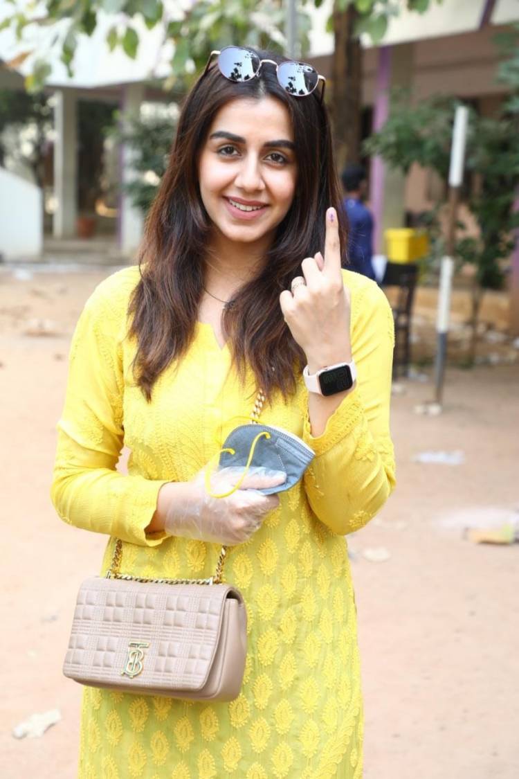 Actress @nikkigalrani casts her vote