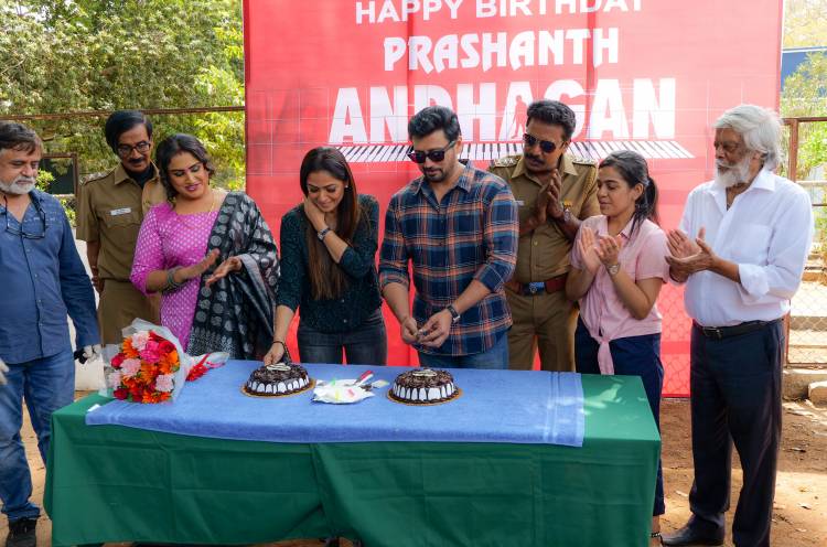 @actorprashanth and @SimranbaggaOffc celebrated their birthdays on the set of #Andhagan.