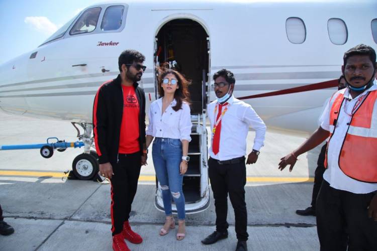 #Nayanthara & @VigneshShivN have taken a small break from their hectic schedule and left to Cochin for #Visu 