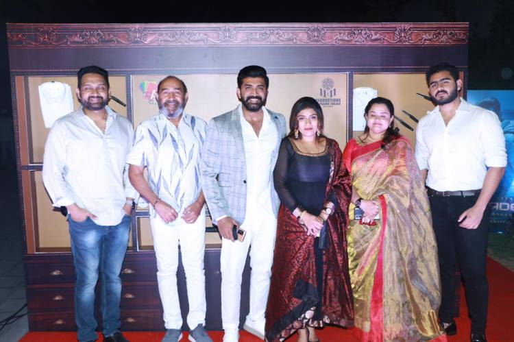 The Dapper @arunvijayno1  arrived at #AV31TitleLaunch Event with his family !