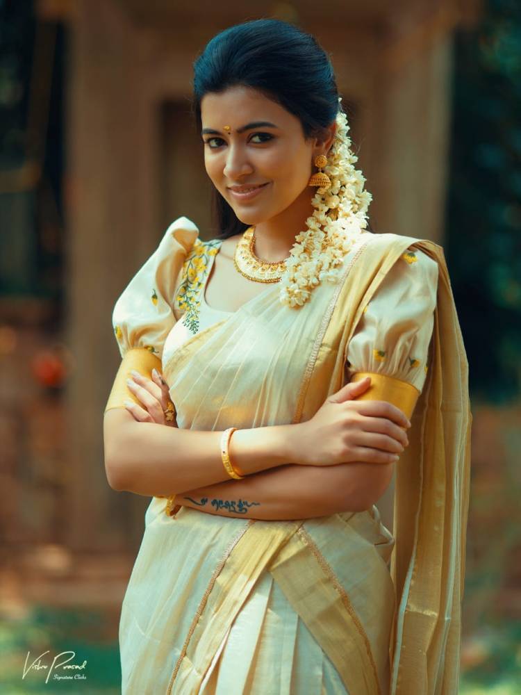 Actress #AnjuKurian Looks Beautiful in this Traditional photoshoot.