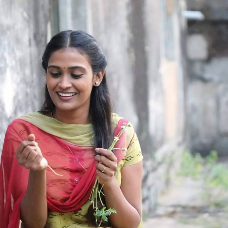 YouTube Sensation and Actress #PoornimaRavi looks vibrant and stunning in the latest photoshoot stills